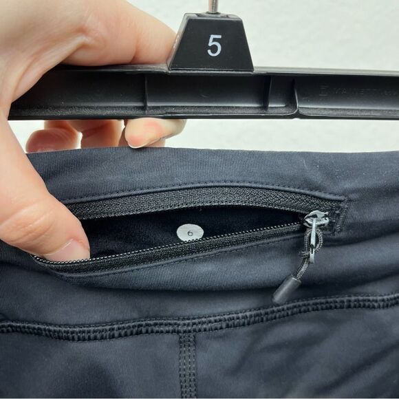 lululemon athletica Black Capri Leggings with Ruffle Detailing on Legs- Size 6 - Picture 5 of 5